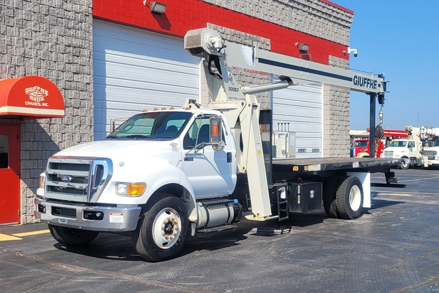 National 571E2 on 2013 Ford F750 - Front Driver's Side
