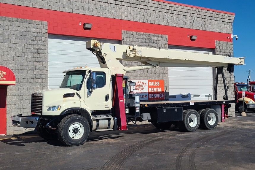 Terex BT5092 on 2013 Freightliner M2 106V - Front Street Side