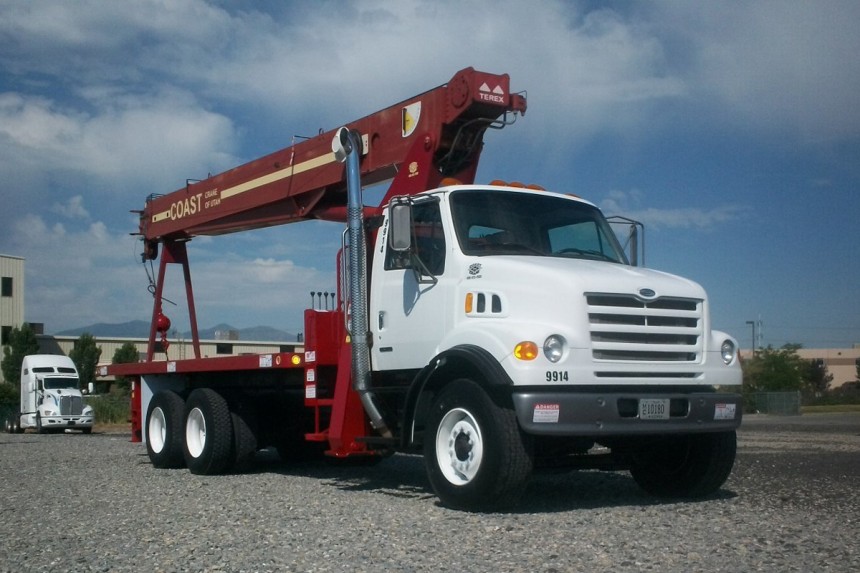 Terex BT4792 on 2000 Sterling LT7500 - Front passenger side