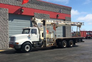 Pioneer 3000 on 1999 International 2674 - Front street side