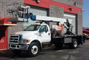 Manitex SC62 Aerial Lift Sky Crane on 2005 Ford F750 Automatic - Front Driver's Side
