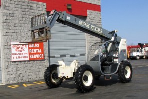 2006 Terex Telehandler TH-842C - Front Cab side